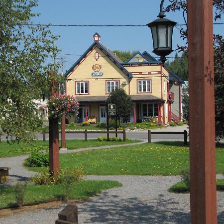 Auberge Le Voyageur Mont-Tremblant Exterior foto